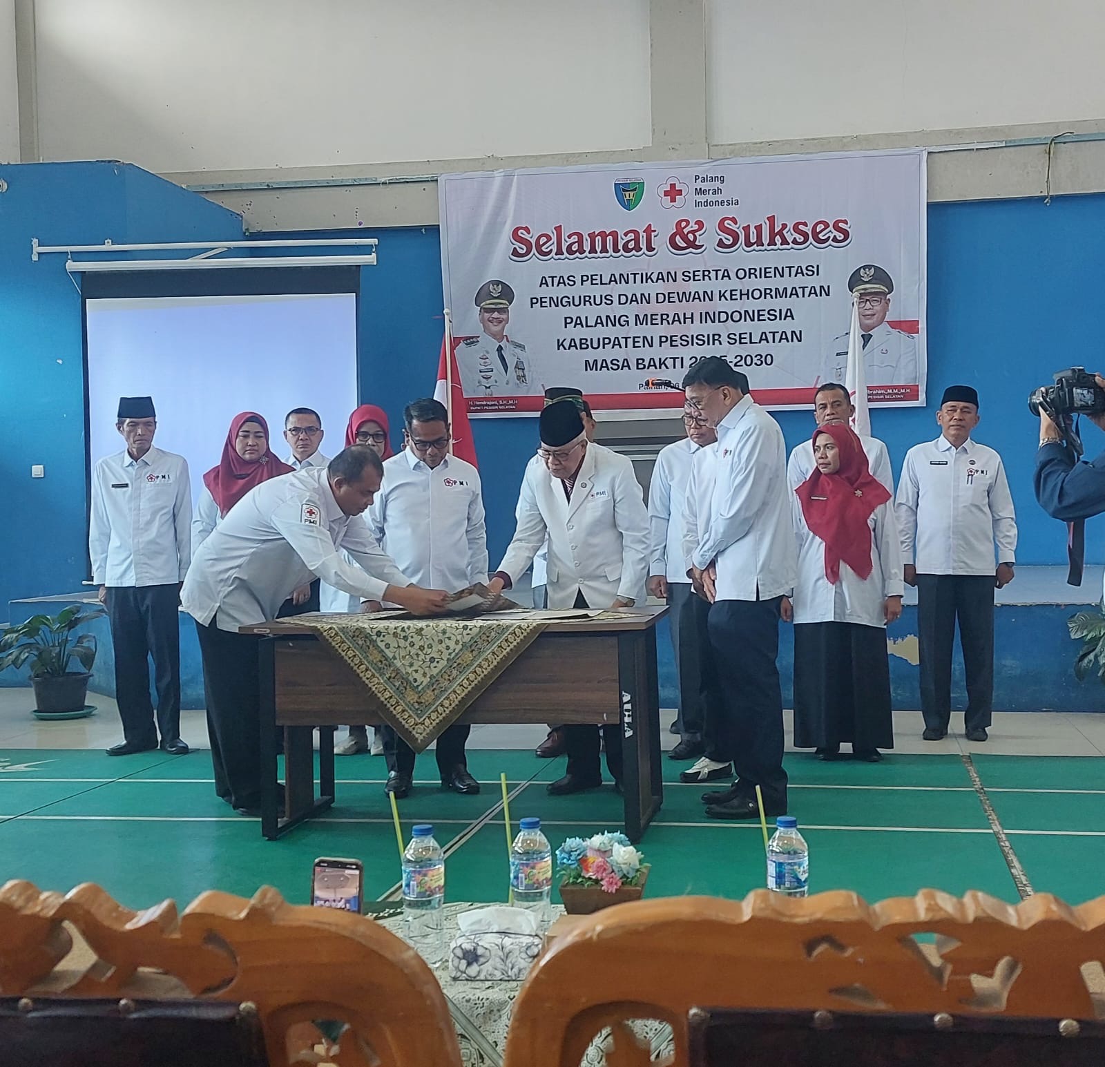 Selamat dan Sukses atas terpilihnya Bapak DR. H. RISNALDI IBRAHIM, S.Ag., M.M.,M.H sebagai Ketua PMI