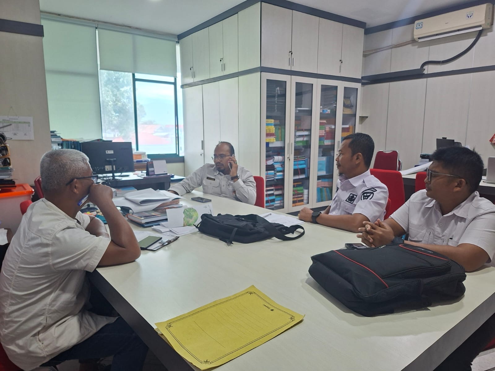 Koordinasi Pekerjaan Perkuatan Tebing Sungai sumber dana TKD Pemprov Sumbar ke Dinas SDABK