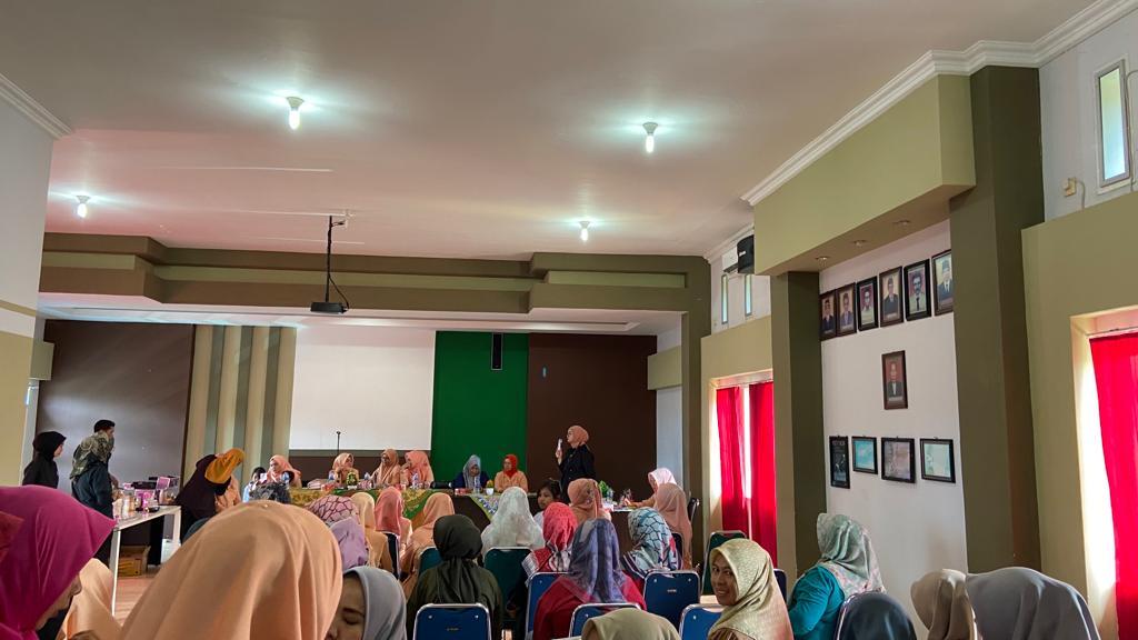 DEMO MAKEUP IBU DARMA WANITA DINAS PUTR