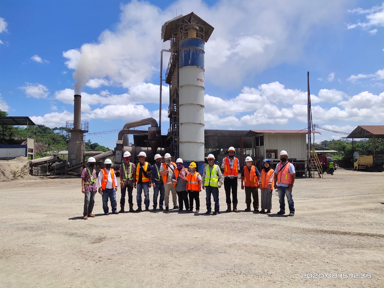 Kunjungan Lapangan Tim PHJD ke Lokasi Batching Plan amp dan lokasi blending Equipment 