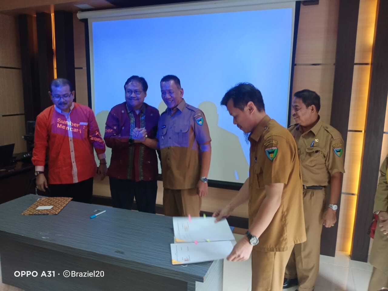 KEPALA DINAS PUTR MENDAMPINGI BUPATI PESISIR SELATAN KOORDINASI DENGAN BEBERAPA BALAI DI PADANG