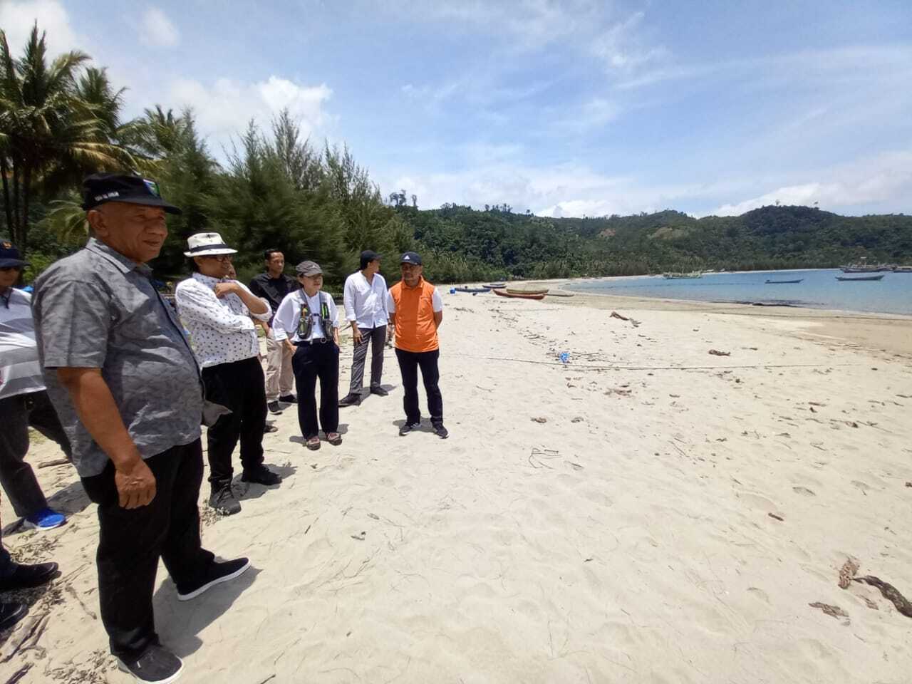 MENDAMPINGI TIM ARSITEKTUR BUDI PRADONO